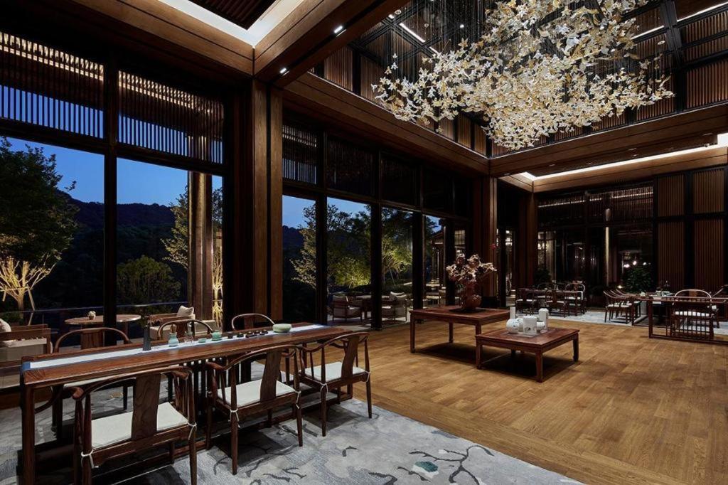 Отель Xianghu Xiaoyao Manor Ханчжоу Экстерьер фото
