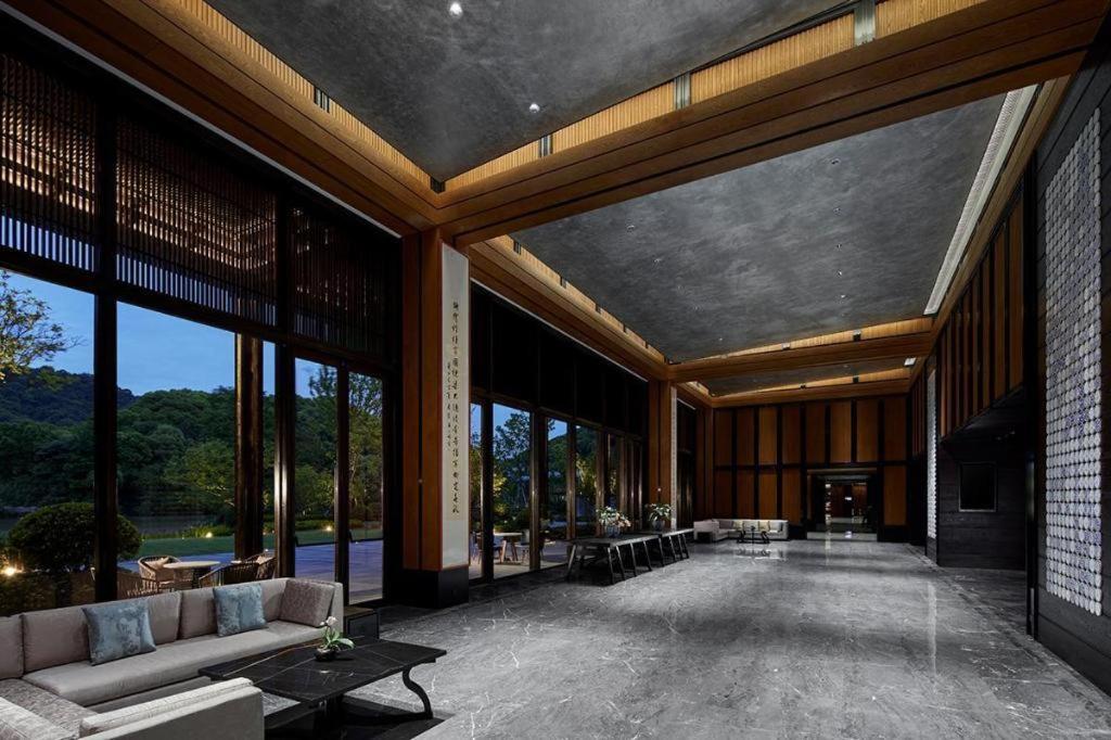 Отель Xianghu Xiaoyao Manor Ханчжоу Экстерьер фото
